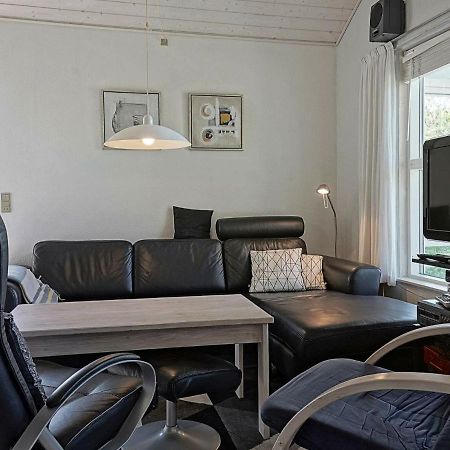 Three-Bedroom Holiday Home In Hasle 3 Vang  Exteriér fotografie